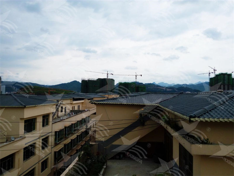 农村房屋改造新趋势：合成树脂瓦替代彩钢瓦的优势